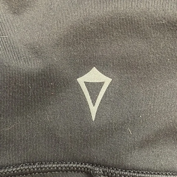 Ivivva Lululemon gray leggings with side pockets! - Picture 3 of 5